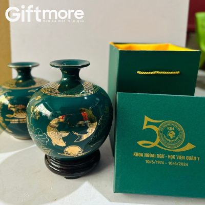 Alternative view of Bình hút lộc quà tặng in logo màu xanh lá hoạ tiết Cá Chép Trông Trăng vàng kim GM-BHL06