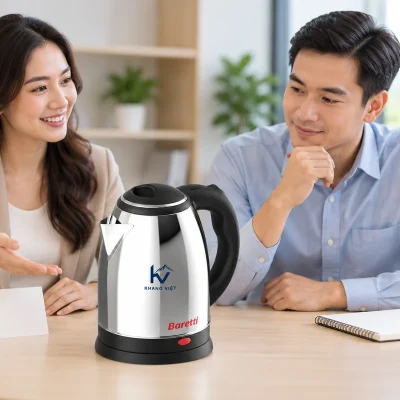 Mô phỏng hai người giới thiệu ấm Baretti demo KHANG VIỆT cùng thiệp trên bàn