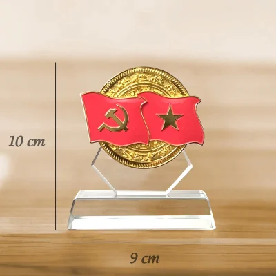 Ảnh catalogue biểu trưng Lửa Việt ghi chiều cao 10cm và chiều ngang 9cm
