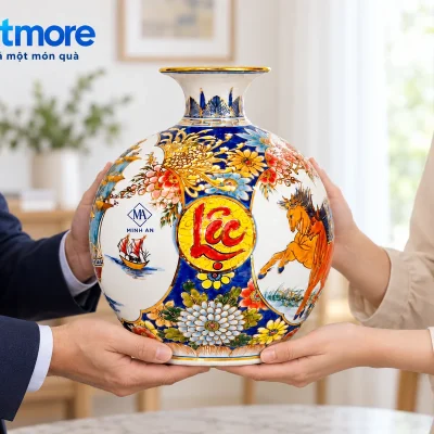 Mô phỏng trao bình nhị cảnh 30cm demo MINH AN, hai người đỡ phần thân dưới