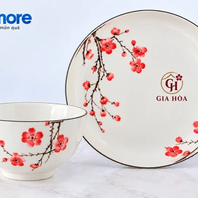 Mô phỏng nhận diện demo GIA HÒA trên bát và đĩa hoa đỏ