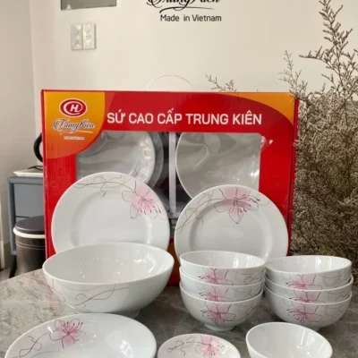 Bộ bát đĩa Trung Kiên hoa hồng nét mảnh 12 món – phân biệt hộp cơ bản với hộp nâng cấp