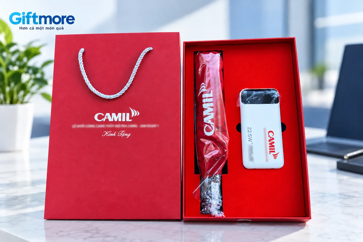 Ảnh chỉnh bối cảnh bộ ô và sạc in CAMIL trong hộp đỏ theo ảnh đơn hàng thật