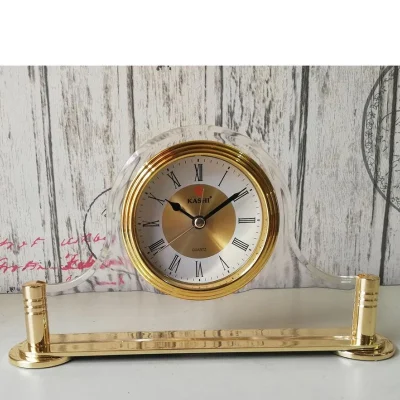 Góc ảnh nguồn Kashi BT8 số La Mã cho thấy tấm trong và đế màu vàng