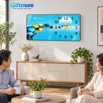 Mô phỏng đồng hồ xanh chữ nhật demo NAMI treo trên tường cạnh góc sinh hoạt