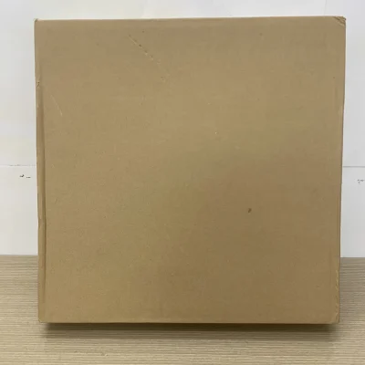 Hộp carton nâu trơn trong gallery nguồn của đồng hồ HD52