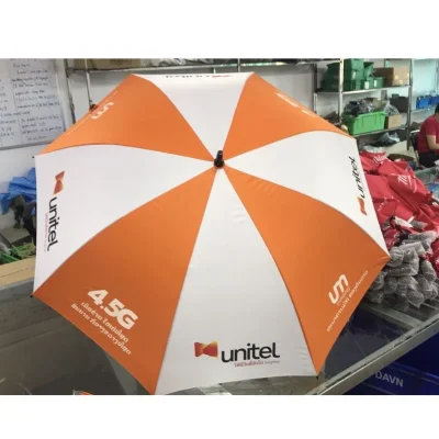 Ảnh tư liệu tán dù tám múi xen kẽ cam trắng có nhận diện Unitel và 4.5G