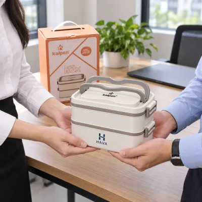 Mô phỏng trao hộp Kalpen AR10 có HAVA tại văn phòng, hộp giấy gốc trên bàn