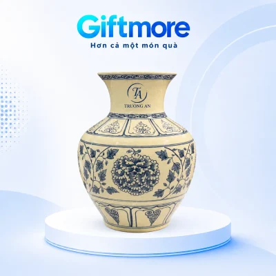 Demo monogram TA và tên TRUONG AN trên khoảng trống cổ lọ men rạn