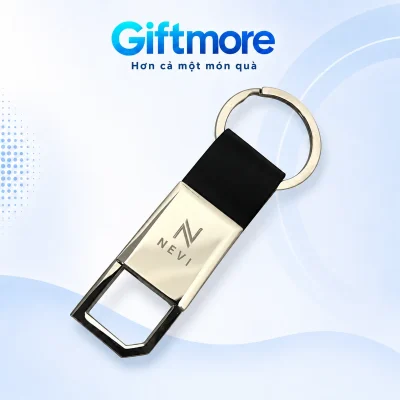 Demo khắc monogram N và tên NEVI trên mặt kim loại chữ nhật