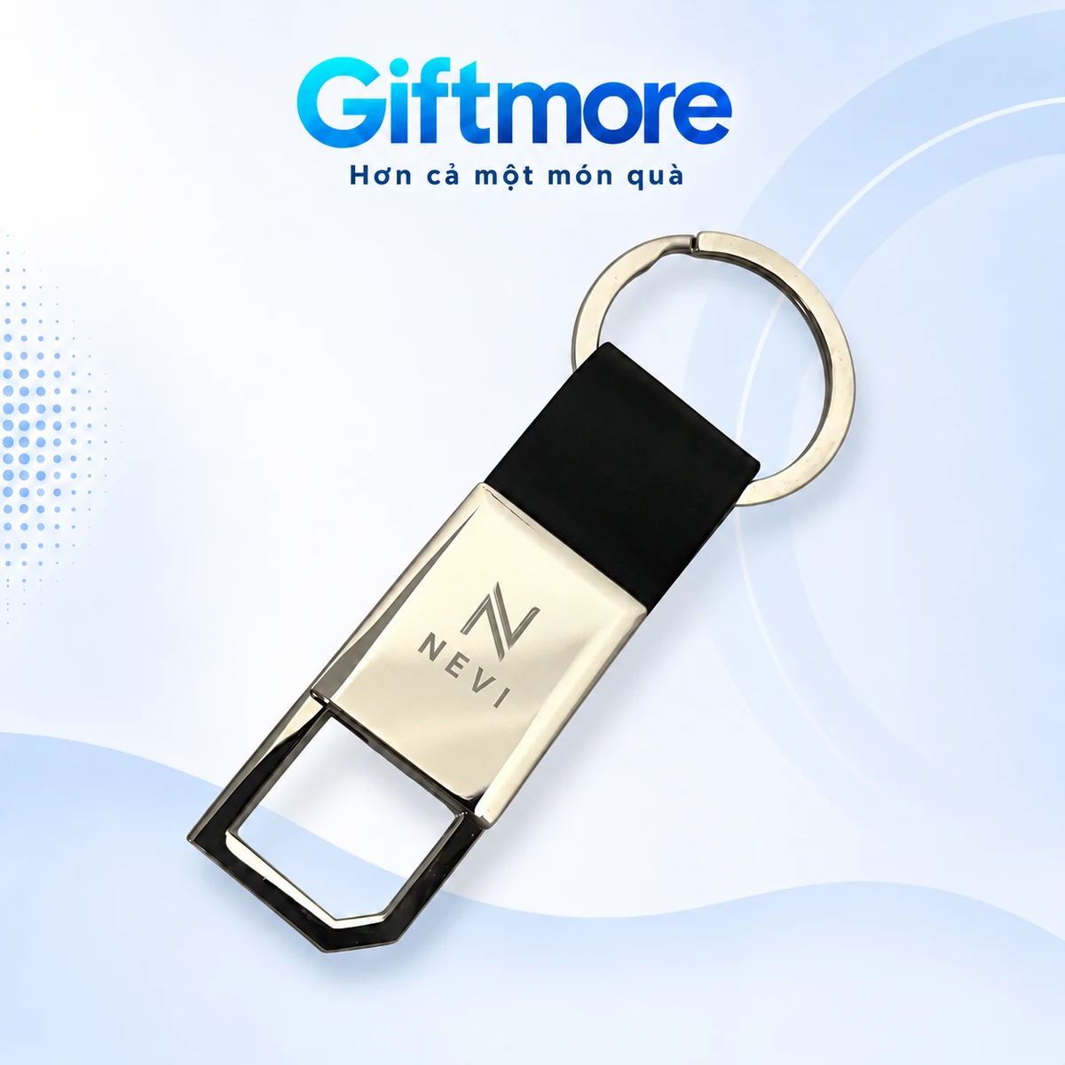 Demo khắc monogram N và tên NEVI trên mặt kim loại chữ nhật