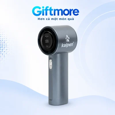 Quạt Kalpen F13 xám xanh viền đen, màn hình tròn và hai nút bạc trên nền GiftMore