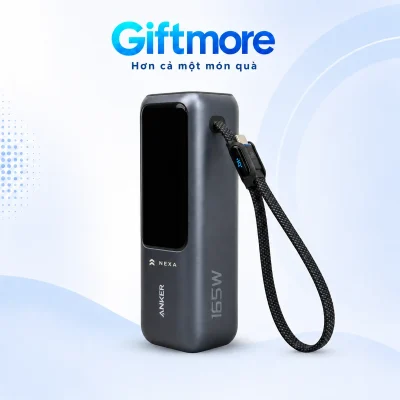 Demo NEXA gồm hai nét chevron và tên màu sáng dưới màn hình Anker Zolo A1695