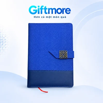 Sổ da PU A5 màu xanh dương phối navy với tai nam châm trên nền GiftMore
