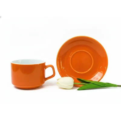 Tách Capuchino men cam 250ml kèm đĩa in logo – đối chiếu men cam và lòng tách trắng