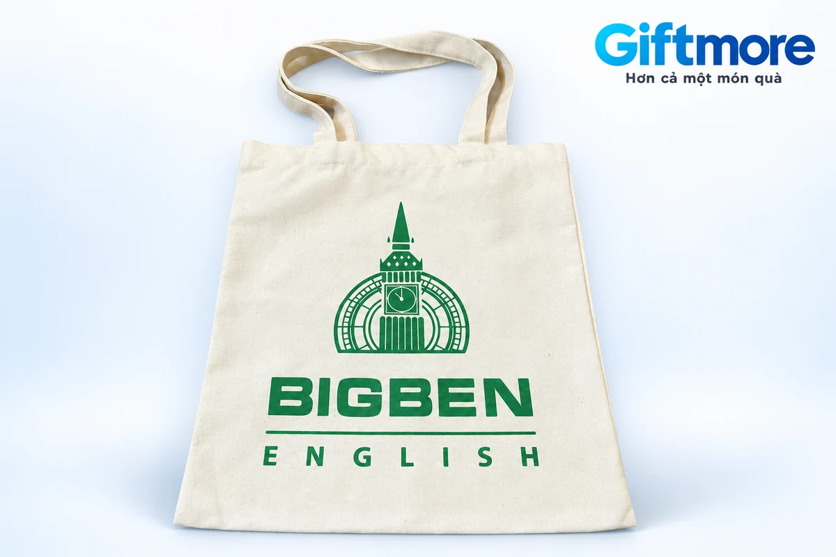 Túi kem in BIGBEN ENGLISH giữ hai quai và màu bản in trên nền sáng đã chỉnh