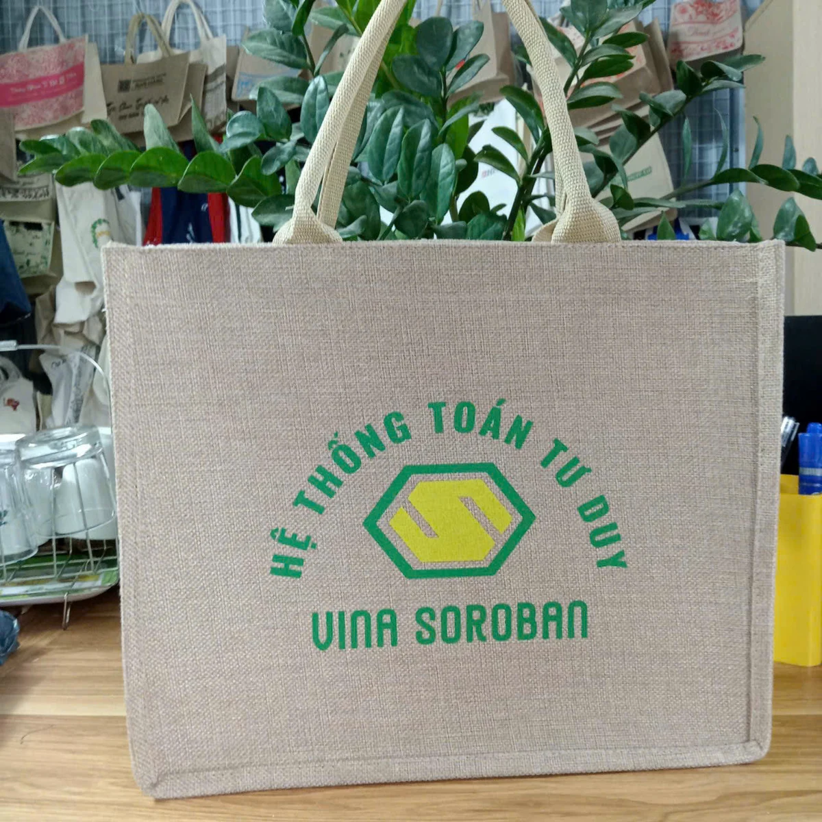 Ảnh gốc túi màu tự nhiên in Hệ thống toán tư duy VINA SOROBAN xanh và vàng