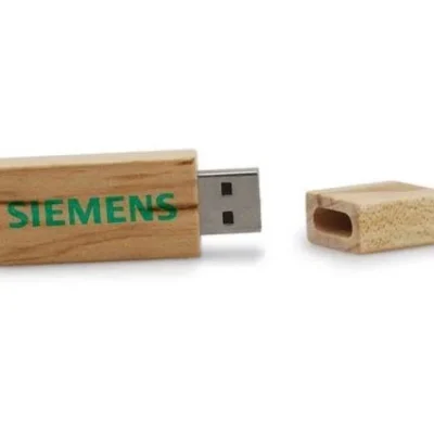 Ảnh nguồn USB gỗ UGV 006 có chữ Siemens với nắp gỗ rời và đầu kết nối