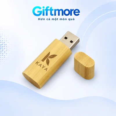 Demo monogram K và tên KAYA màu nâu trên thân USB gỗ UGV 001