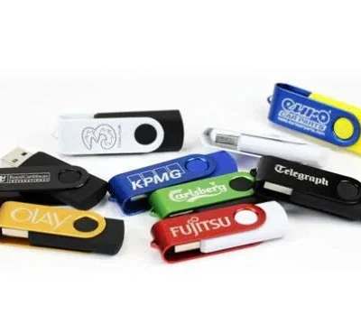 Catalogue USB KTX M với nhiều màu thân và vỏ xoay kim loại, có nhận diện in sẵn
