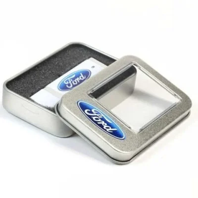 Ảnh nguồn USB UNV 001 trắng trong hộp thiếc có cửa sổ và mút định hình