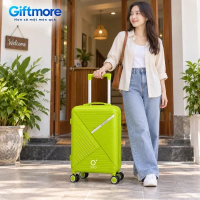 Mô phỏng kéo vali mẫu 08 xanh lá demo ORO tại lối vào nơi lưu trú